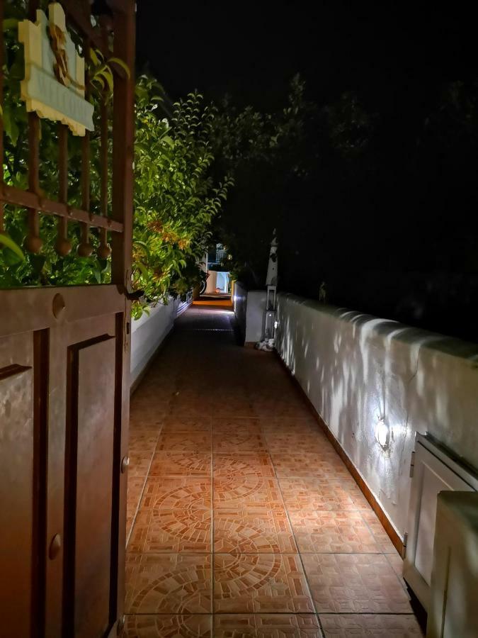 Spetses Center Comfy Apartment Luaran gambar